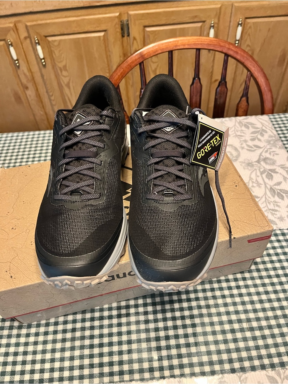 Men's Saucony Black Trail Running Shoes - Picture 2 of 3